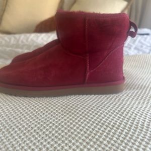Red Mini Uggs- Womens 9